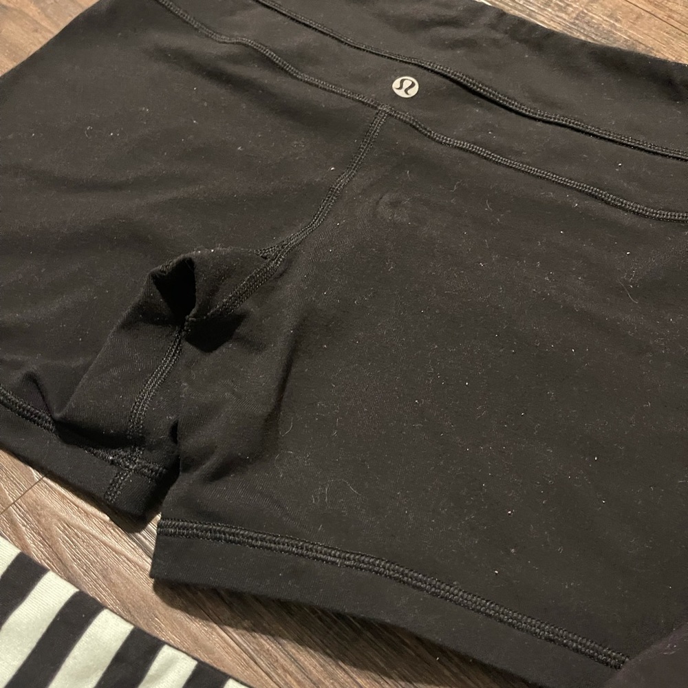 Lot of 3 Lululemon Stretch Shorts Women’s 6 Black - Picture 3 of 5